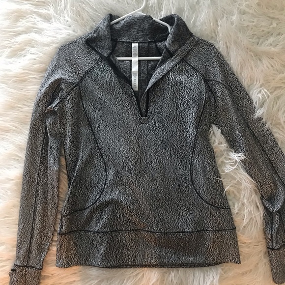 Lululemon size 8 top - Picture 1 of 2